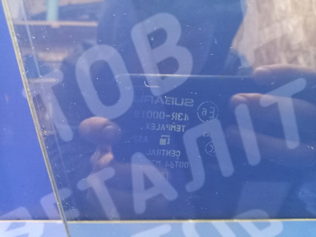 Скло передніх дверей, правих 61011SJ000 SUBARU