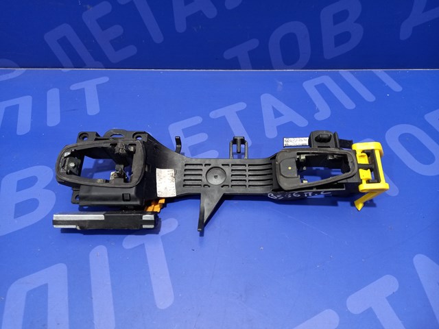 Тримач зовнішньої ручки дверей, передніх лівих 61142AL01A SUBARU