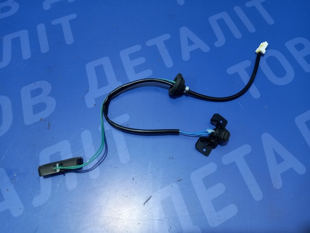 Кнопка приводу замка третіх/ п'ятих дверей 63270SJ010 SUBARU
