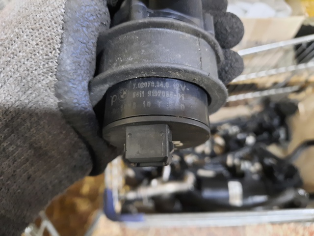 Помпа водяна, (насос) охолодження, додатковий електричний 64119197085 BMW