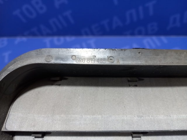 Решітка задня вентиляції салону, ліва 6R0819465A VAG