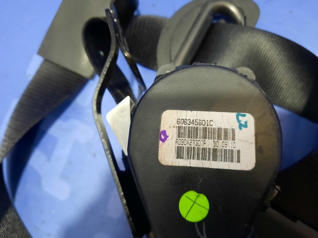 Пасок безпеки задній лівий 72117161059 BMW