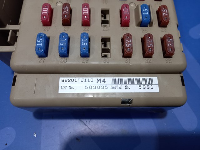 Коробка запобіжників 82201FJ110 SUBARU