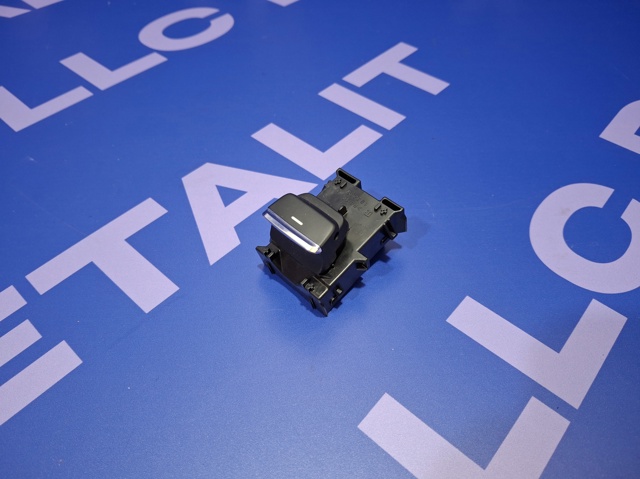 Кнопка підйомника заднього скла 83071SJ420 SUBARU