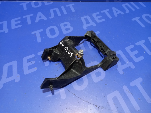 Кріплення протитуманки правої 84927SG020 SUBARU