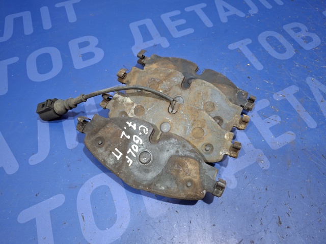 Тормозні колодки 8V0698151 VAG