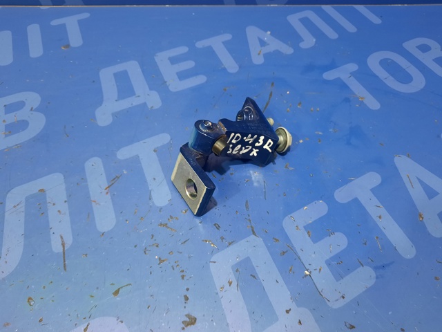 Петля задніх правих дверей 8X0831404F VAG