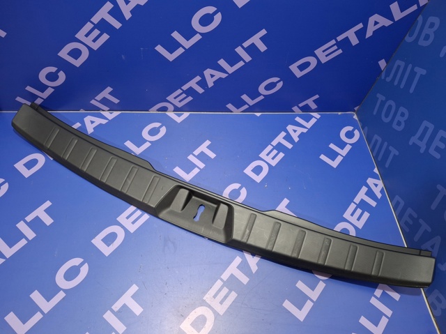 Накладка задньої панелі багажника 94026SJ000VH SUBARU