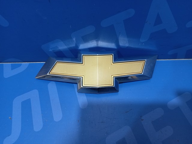 Емблема решітки радіатора 95429796 GM