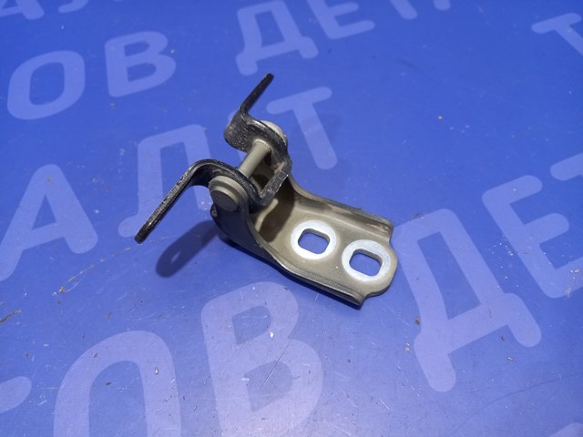 Петля передніх дверей лівих 95441338 GM