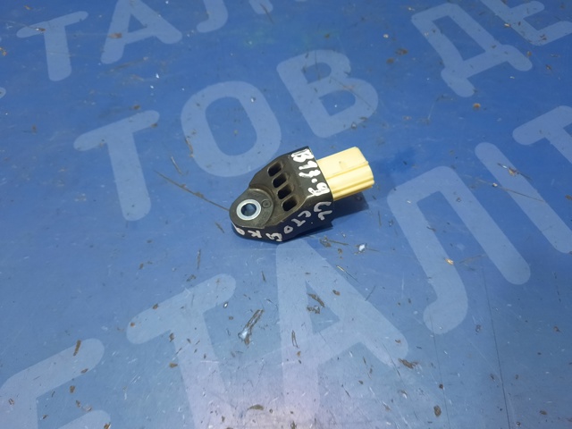 Датчик Ейрбег передній 98235AG070 SUBARU