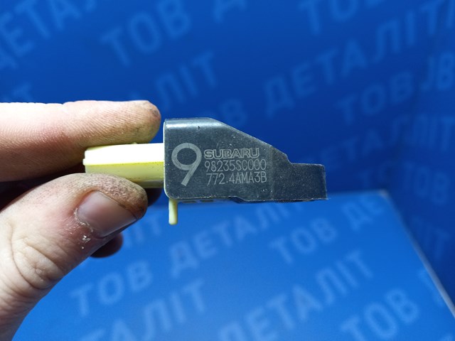 Датчик AIRBAG передній 98235SC000 SUBARU
