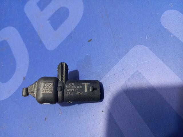 Датчик Ейрбег передній 98237SJ000 SUBARU