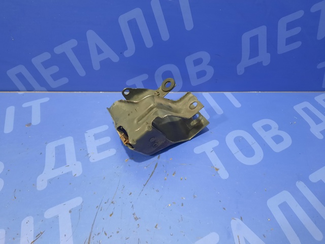 Ліве кріплення переднього бампера A2116203931 MERCEDES