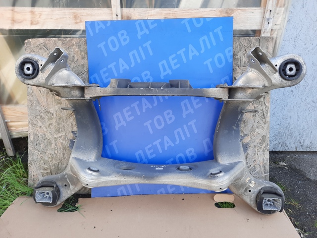 Балка задньої підвіски поперечна A2213500408 MERCEDES