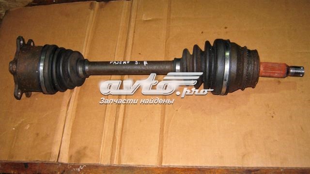 Піввісь задня MR528647 MITSUBISHI