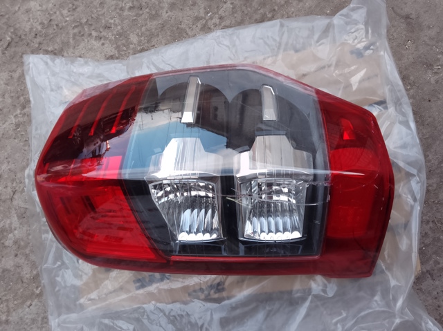 Ліхтар задній правий 8330B210 MITSUBISHI