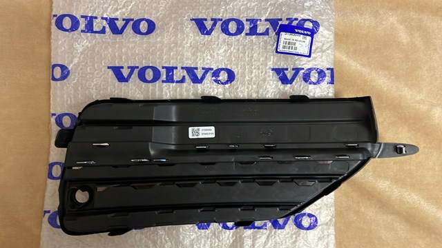 Решітка переднього бампера, ліва 31383044 VOLVO