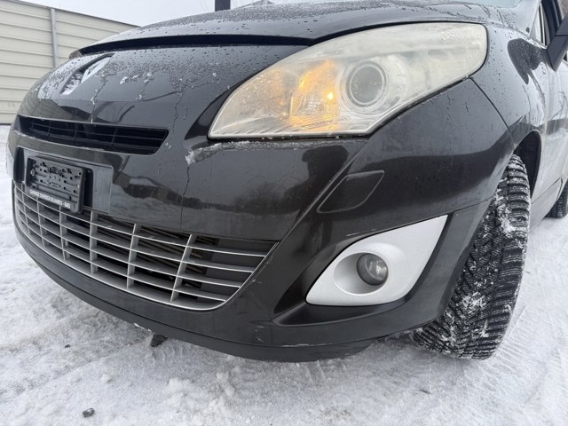 Блок фара ліва 260607549R RENAULT