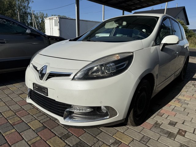Привід передній лівий 8201030260 RENAULT