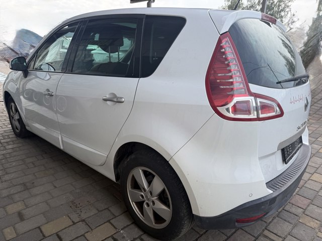Кут бампера заднього лівий 850174092R RENAULT