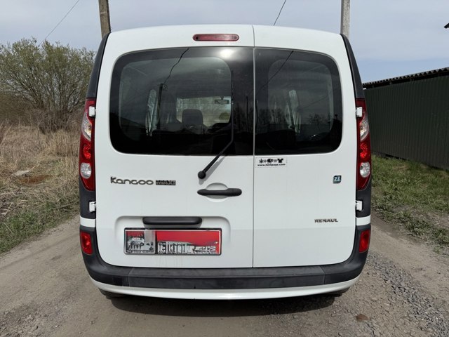 Кронштейн бампера заднього, центральний 850427214R RENAULT