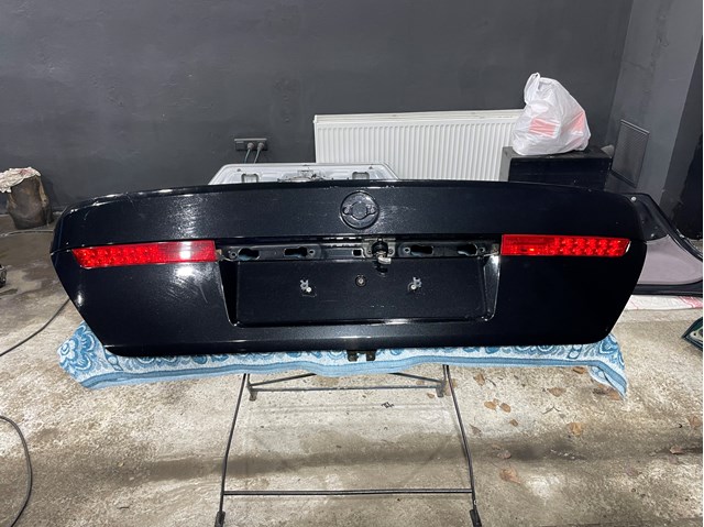 Кришка багажника кузова 41627049252 BMW