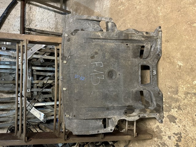 Щит запобіжний 51757185113 BMW