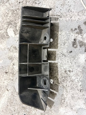 Кріплення бампера LR038725 LAND ROVER