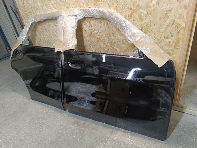 Пасажирські передні двері 41518738552 BMW