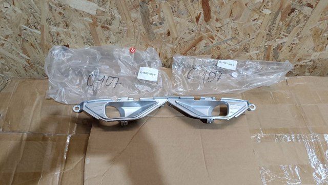 Заглушка протитуманки передньої правої 6400J966HA MITSUBISHI
