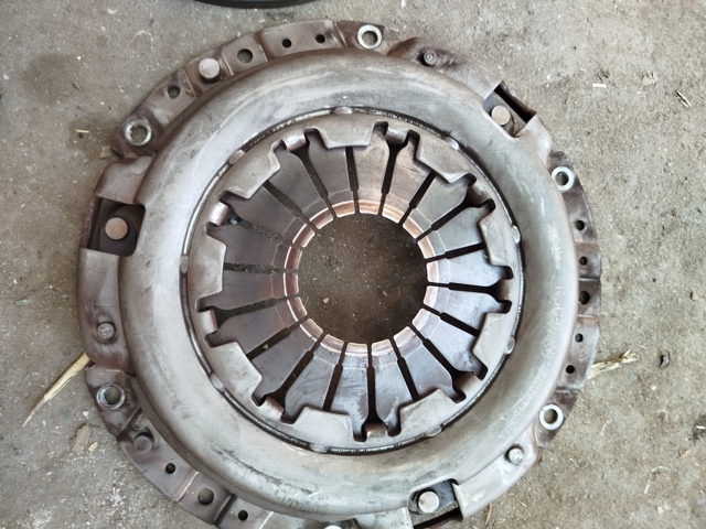 Корзина диска зчеплення 30210D3501 NISSAN