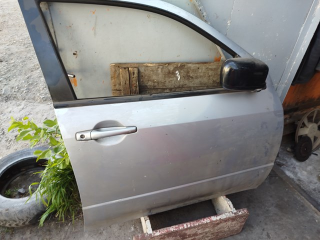 Пасажирські передні двері 5700A122 MITSUBISHI