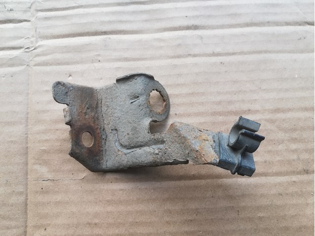 Скоба гальмівної трубки A1684200686 MERCEDES