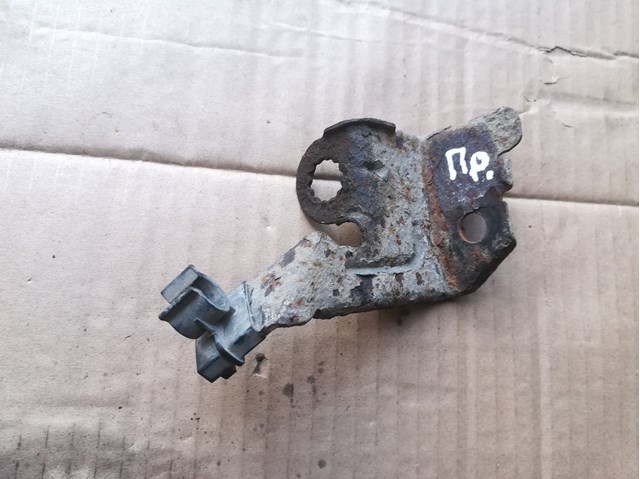 Скоба гальмівної трубки A1684200786 MERCEDES