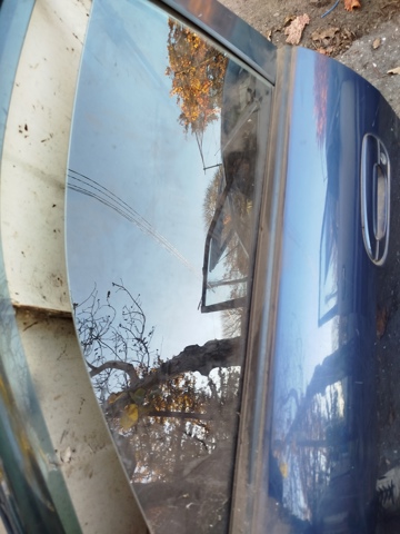 Вікно (передніх дверей) двері GE4T59511A MAZDA