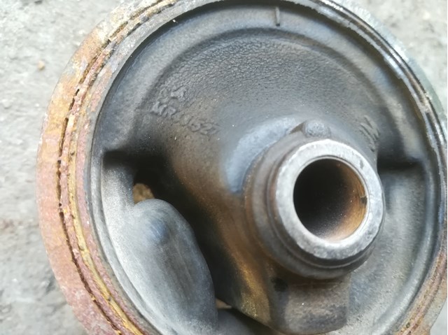 Подушка (опора) двигуна, ліва MN100014 MITSUBISHI