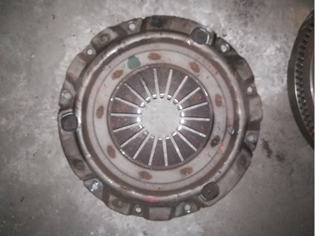 Натискний диск зчеплення MN107773 MITSUBISHI