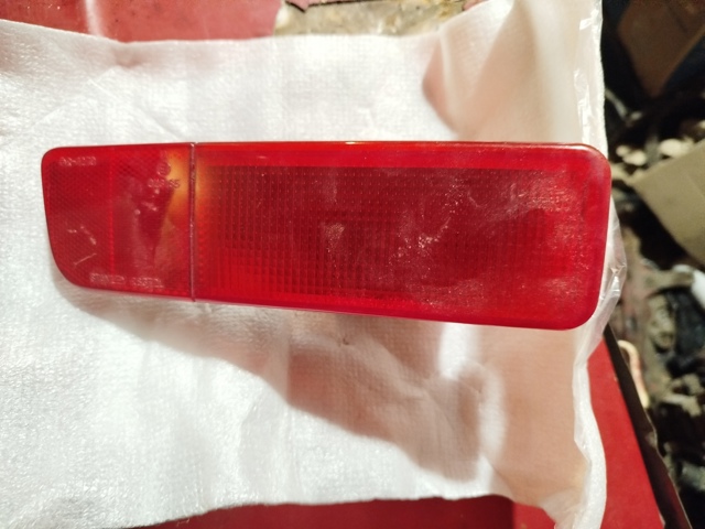 Катафот (відбивач) заднього бампера, правий MN133870 MITSUBISHI