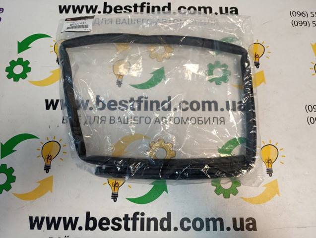Ущільнювач капота MR371437 MITSUBISHI