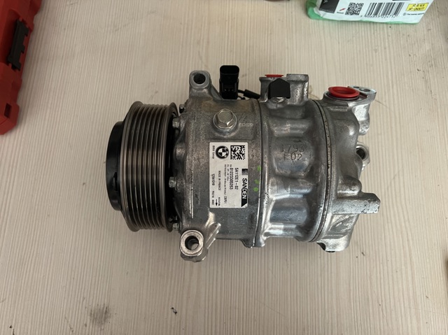 Компресор холодоагенту 64525A112E1 BMW