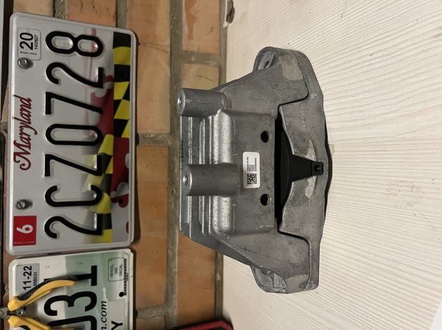 Права подушка двигуна 68445486AD CHRYSLER