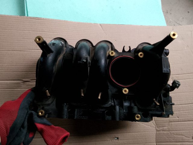 Колектор впускний 140035357R RENAULT