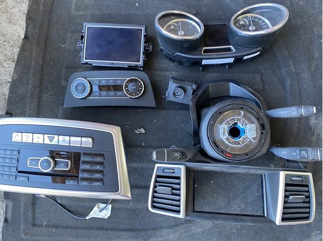 Панель приладів A1669003606 MERCEDES