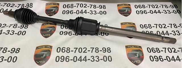 Привід передній правий LR045441 LAND ROVER
