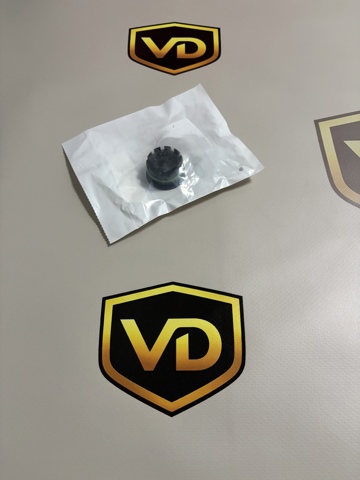 Заглушка головки блока LR073789 LAND ROVER