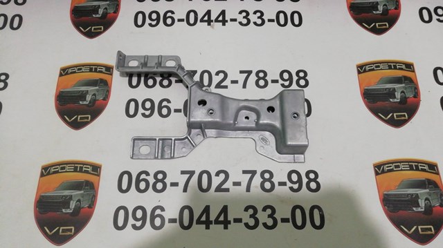 Кріплення бампера переднього LR091879 LAND ROVER