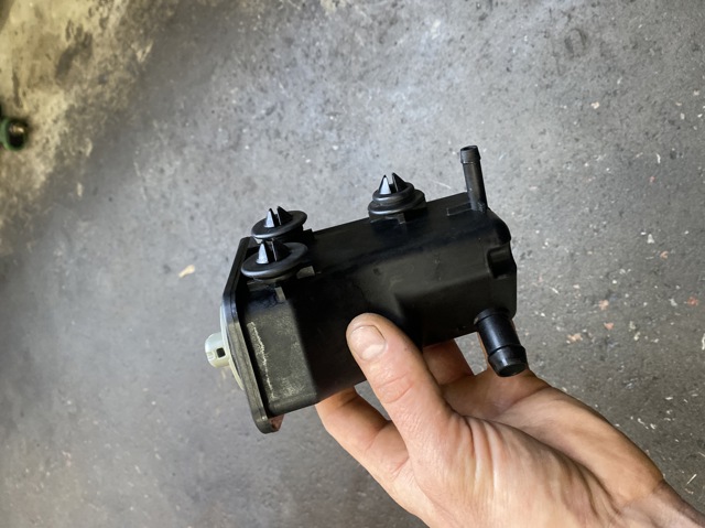 Бачок гідропідсилювача 5C0422371 VAG