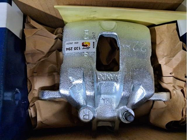 Супорт гальмівний, передній, правий 0986135294 BOSCH