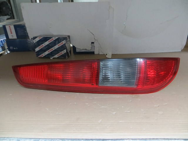 Задня ліва фара 1420468 FORD